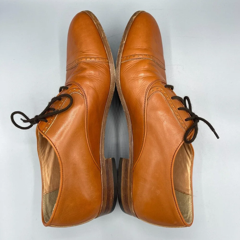 Bill Blass Oxford Shoes Mens 8M Brown Leather Wingtip Italian Cuban Heel Lace Up
